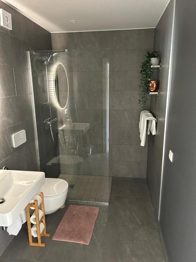 Albatross Getaway By The Sea, Spa And Forest With A Terrace Ķesterciems Eksteriør billede